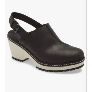 Merrell Halendi Backstrap Clogs Size 9 EUC